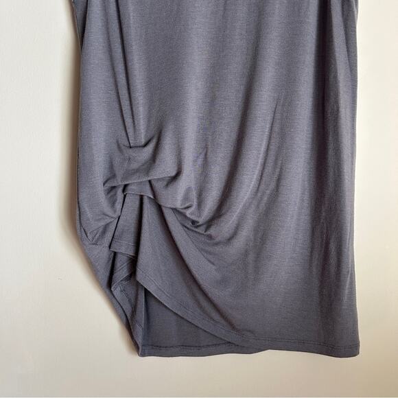 Athleta Gray Crewneck Ruched Hip Sleeveless Long Workout Tank Shirt Size Medium - Picture 3 of 7